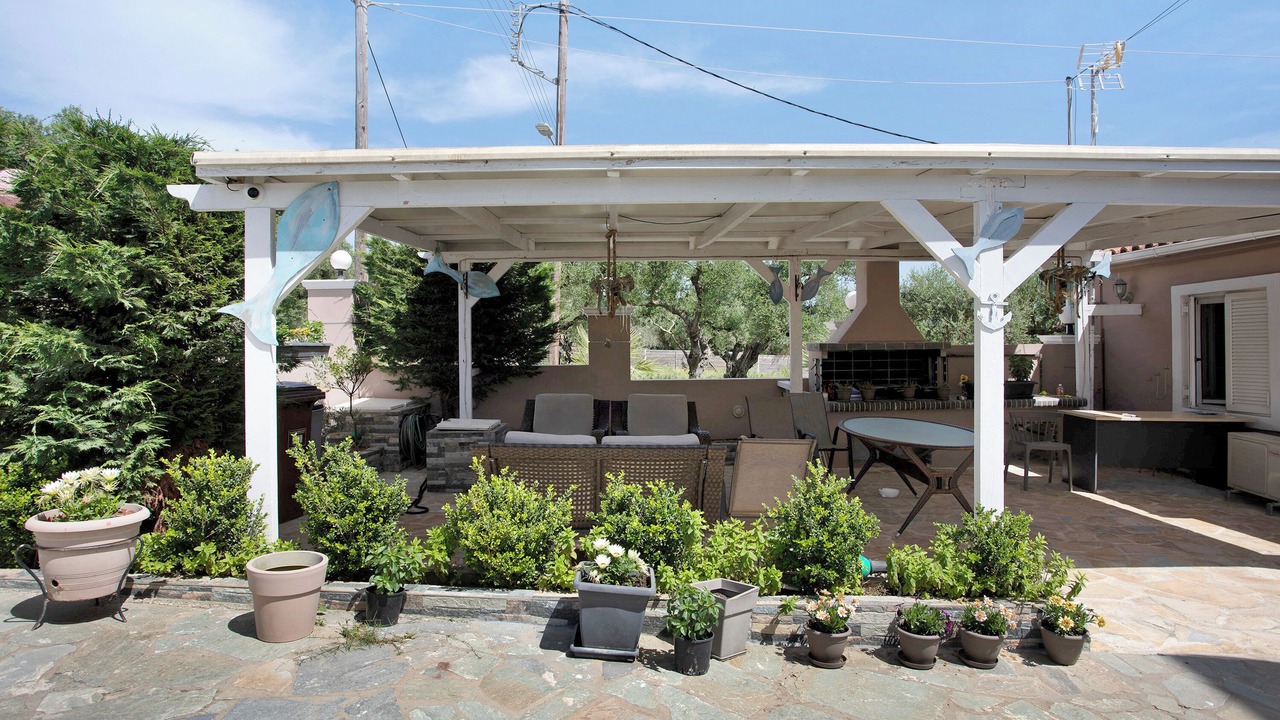 Photo of Outdoor in Alikanas