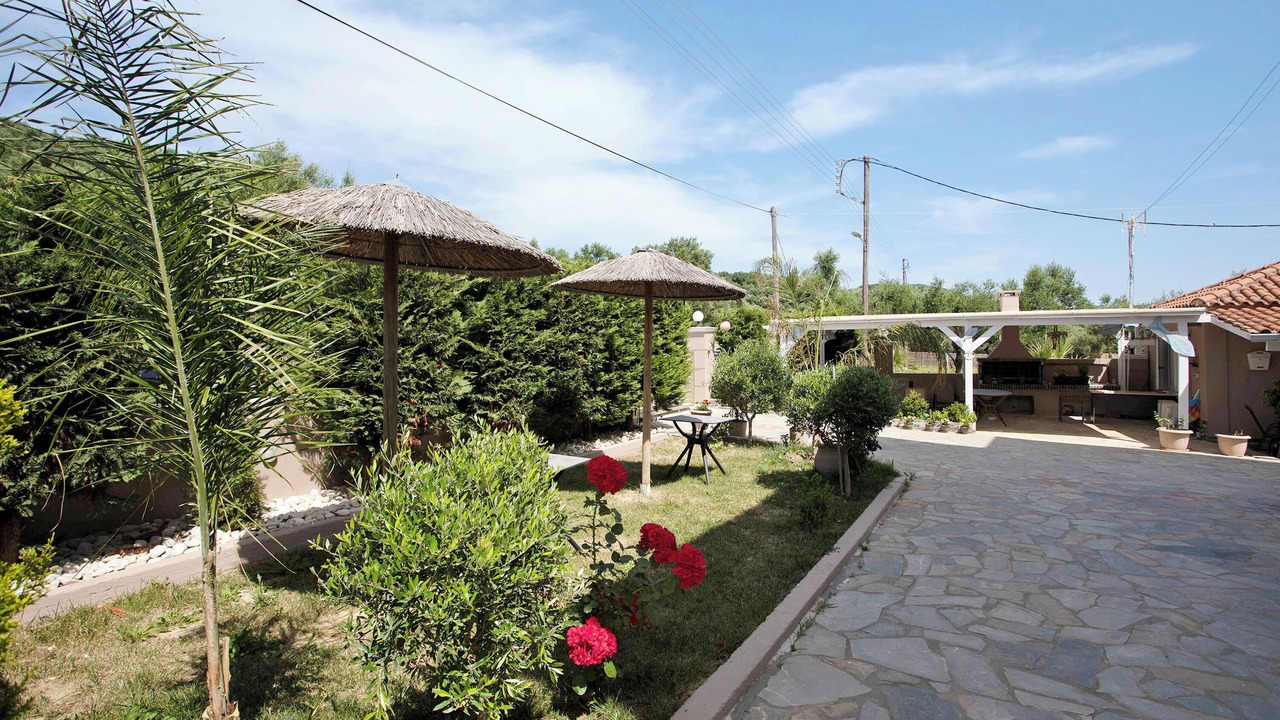 Photo of Patio Balcony in Alikanas