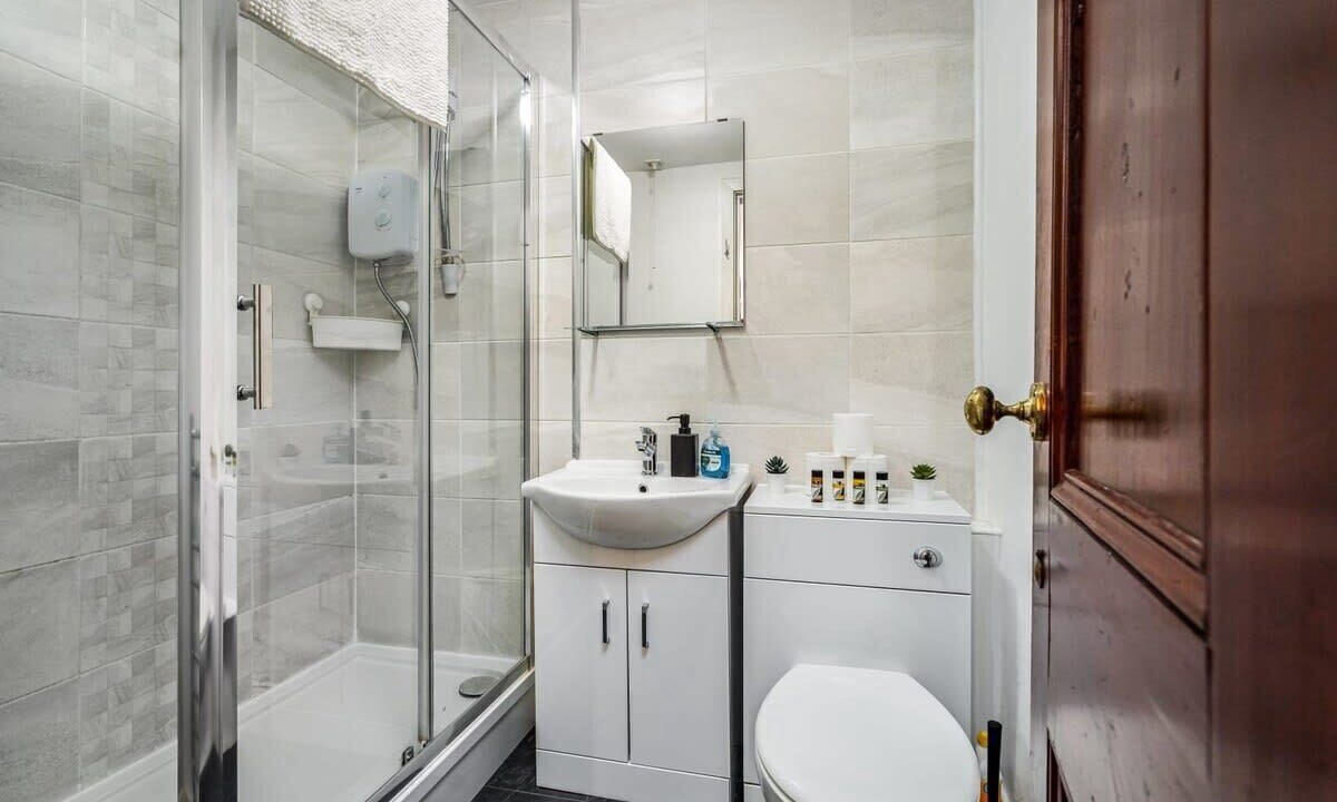 Photo of Bathroom in Glasgow Westend