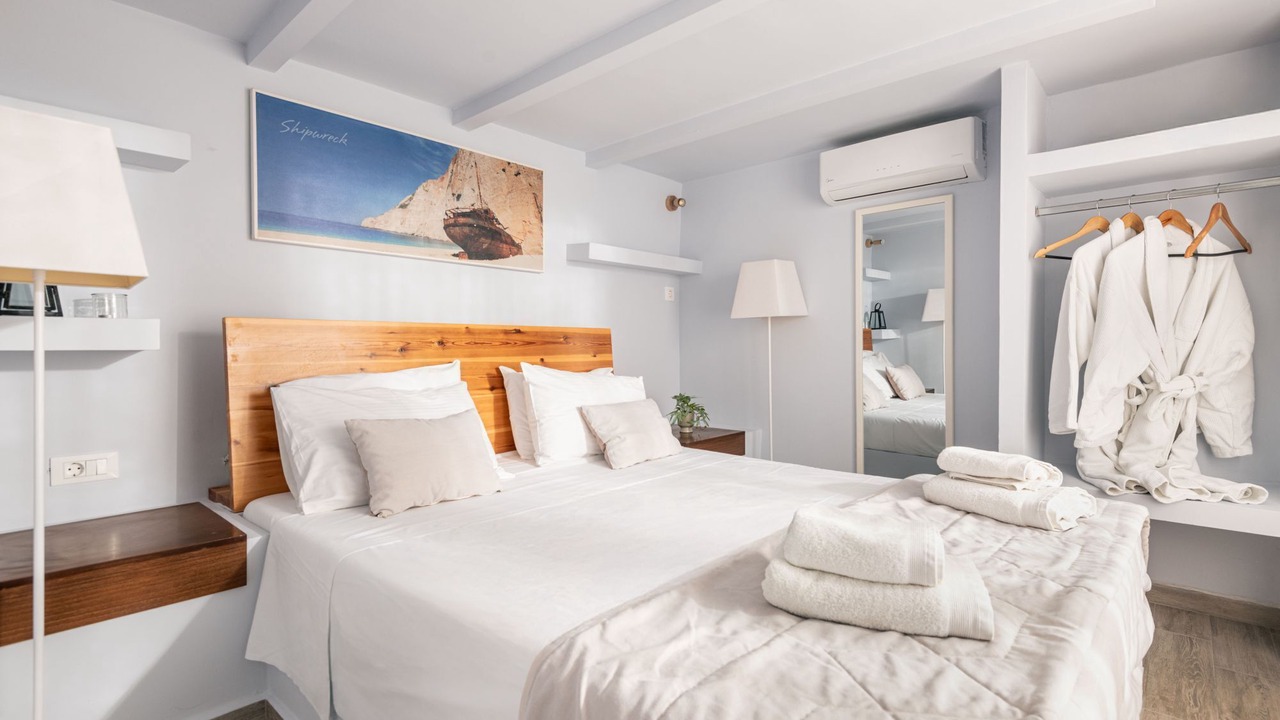 Photo of Bedroom in Ano Volimes