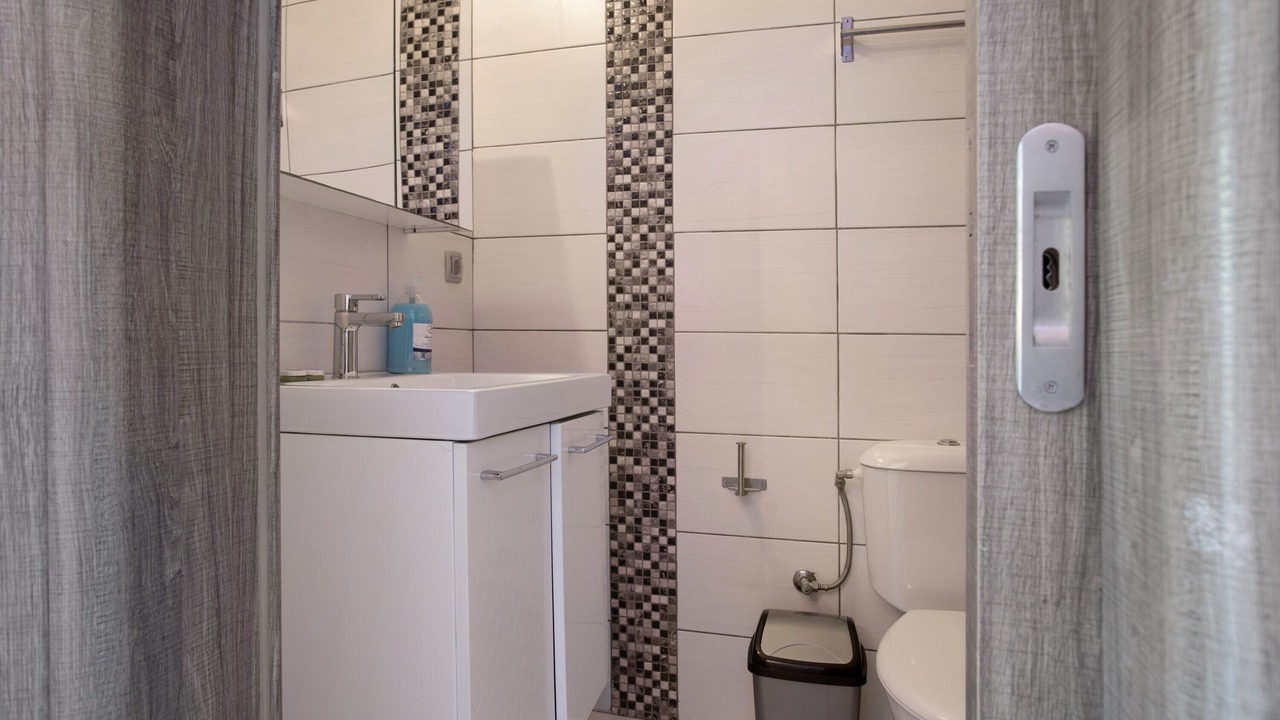 Photo of Bathroom in Alikanas