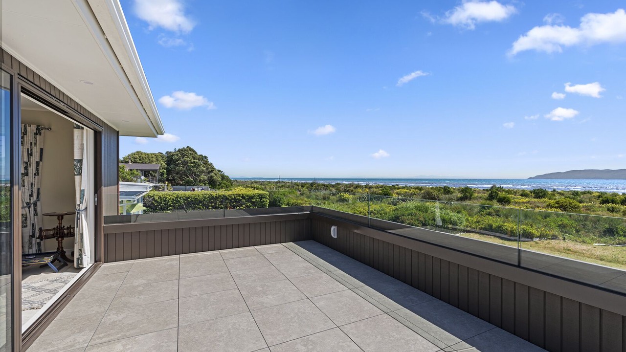 Photo of Patio Balcony in Paraparaumu Beach