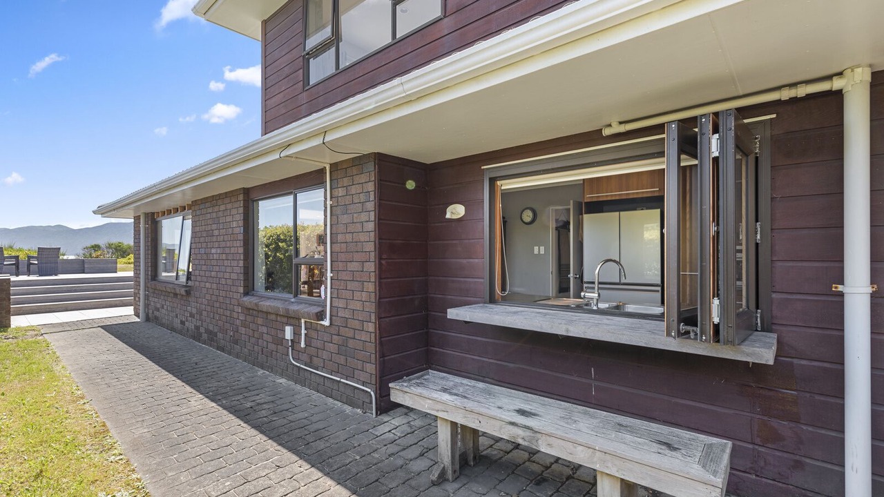 Photo of Patio Balcony in Paraparaumu Beach