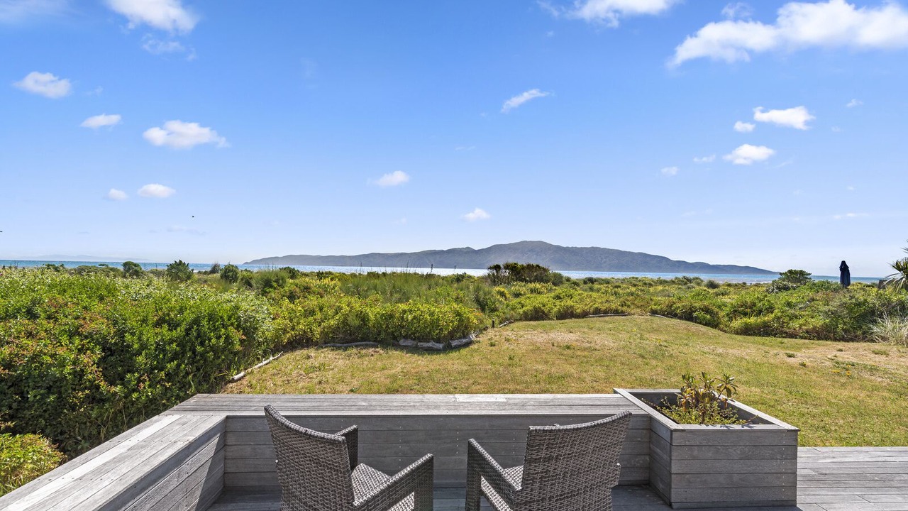 Photo of Patio Balcony in Paraparaumu Beach