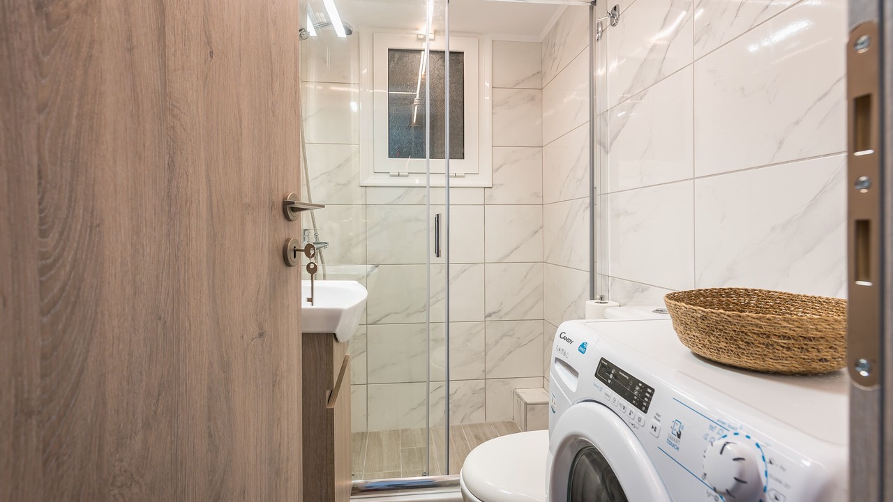 Photo of Bathroom in Petroupoli
