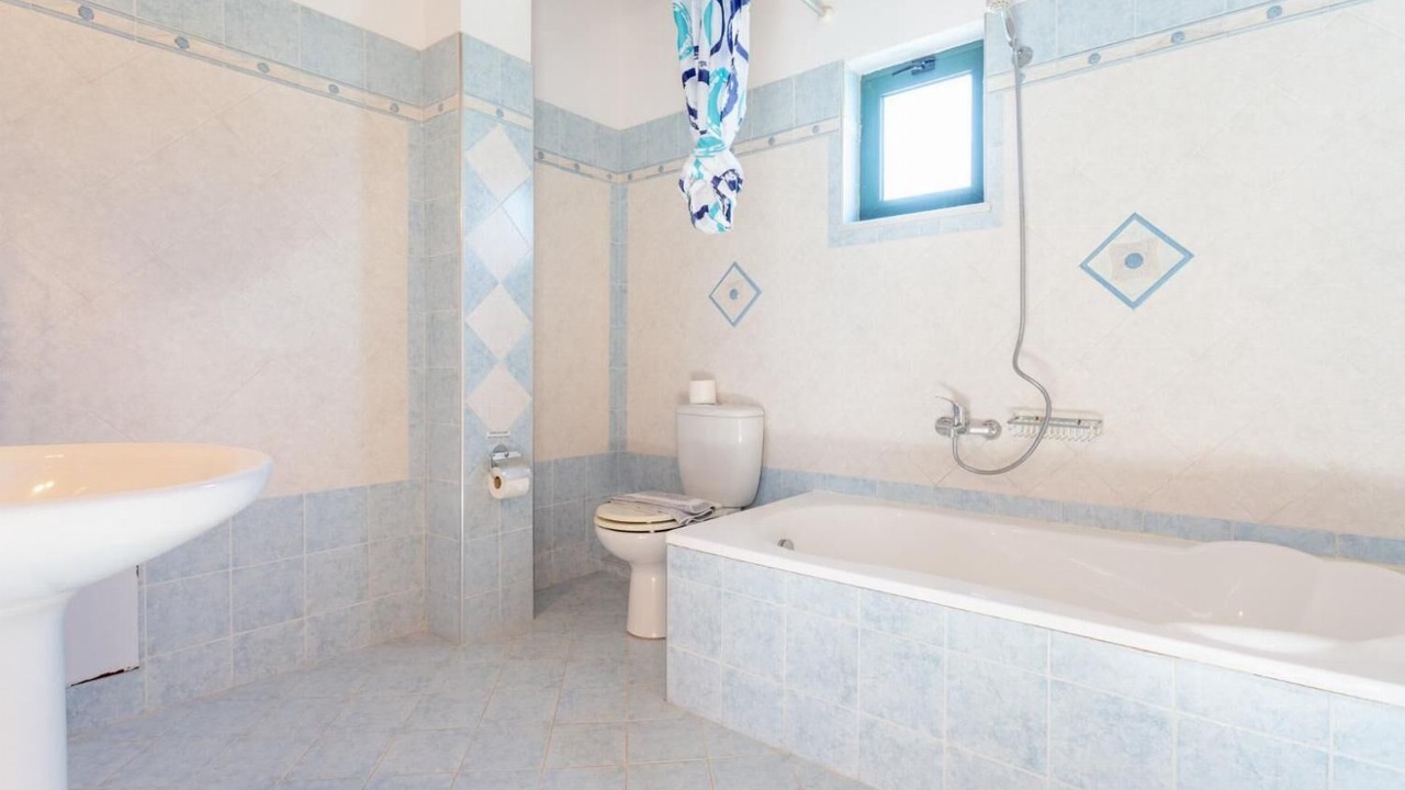 Photo of Bathroom in Fragkokastello
