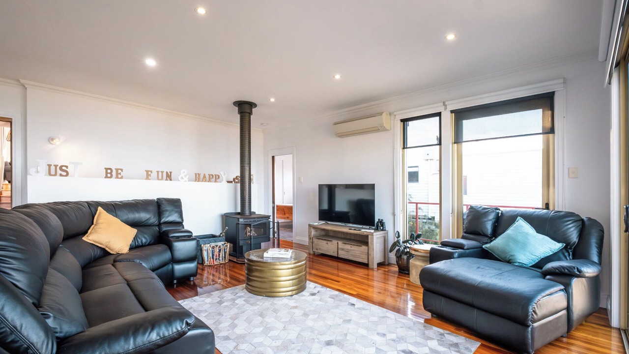Photo of Livingroom in Swansea