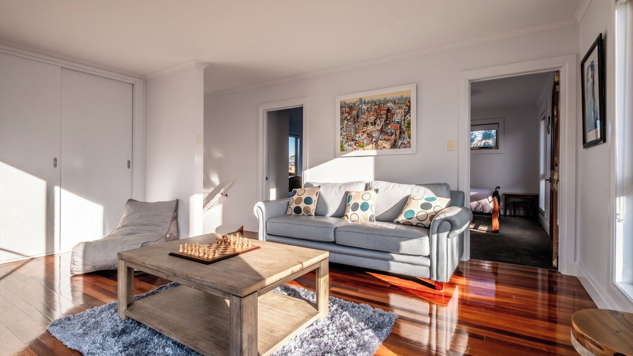 Photo of Livingroom in Swansea