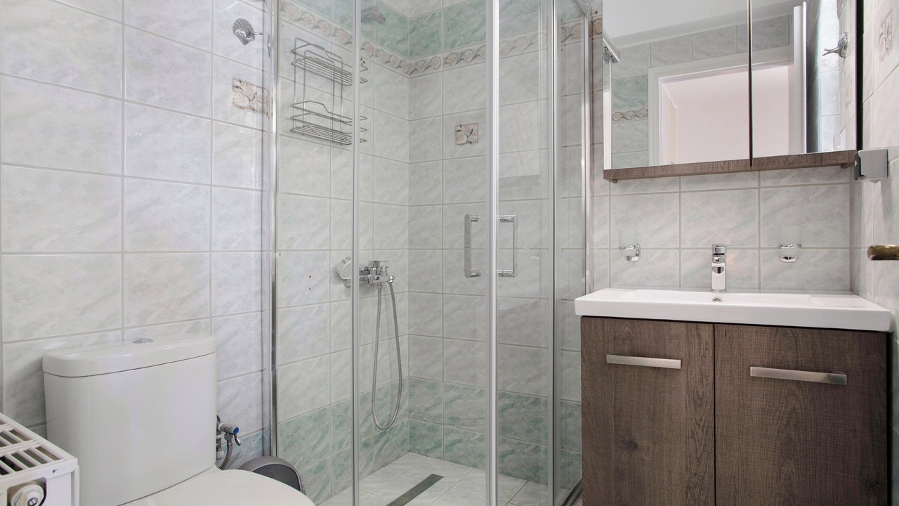 Photo of Bathroom in Alikanas