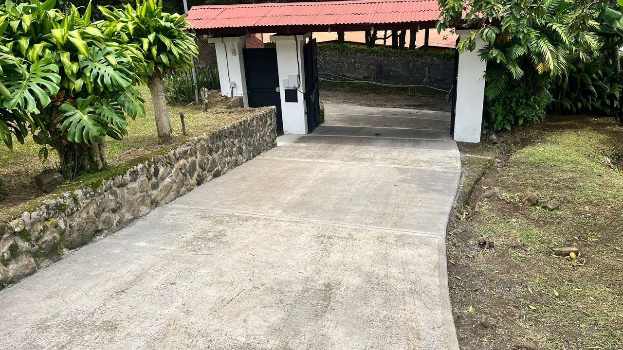 Photo of Outdoor in Roble