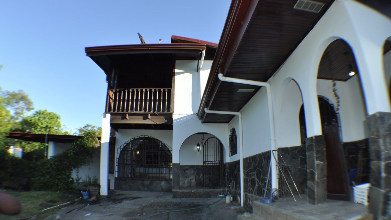 Photo of Outdoor in Roble