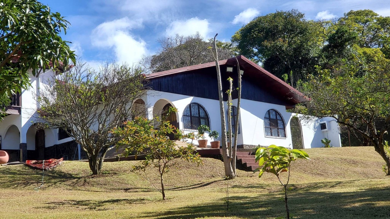 Photo of Outdoor in Roble