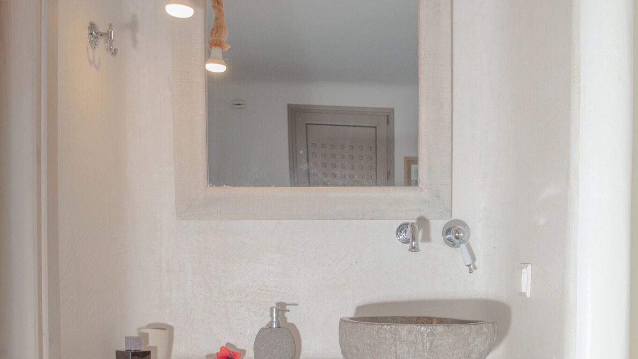Photo of Bathroom in Plintri