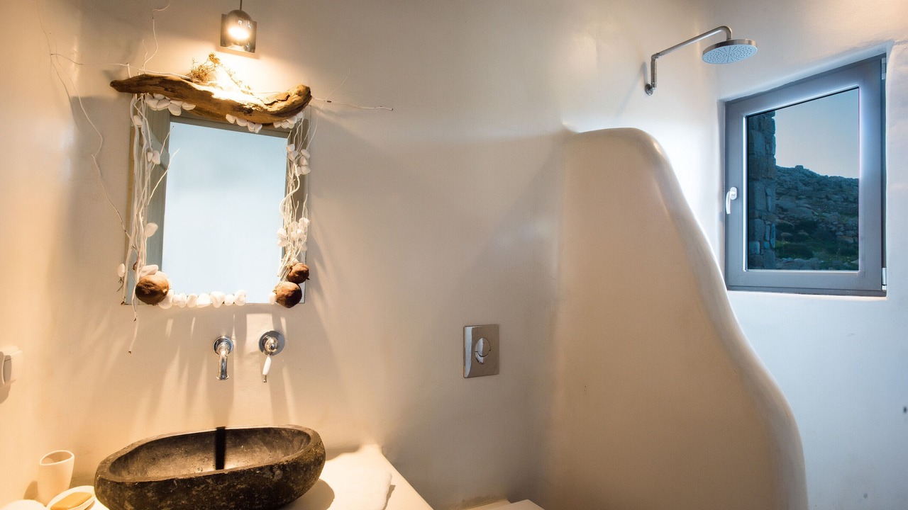 Photo of Bathroom in Plintri