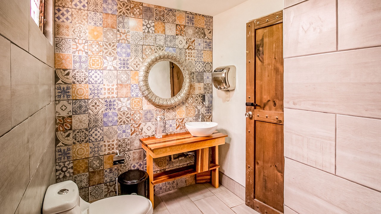 Photo of Bathroom in Roble