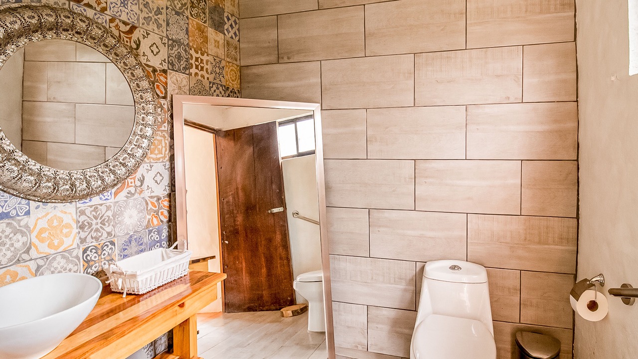 Photo of Bathroom in Roble