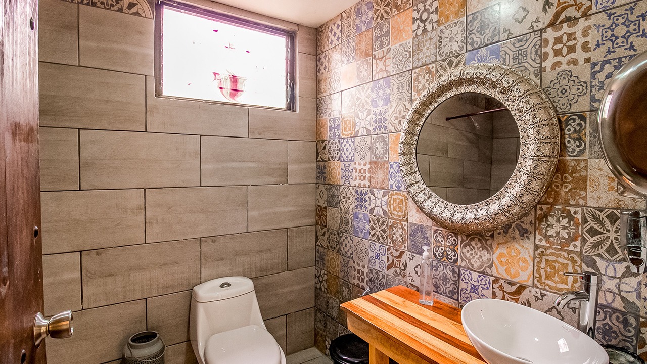 Photo of Bathroom in Roble