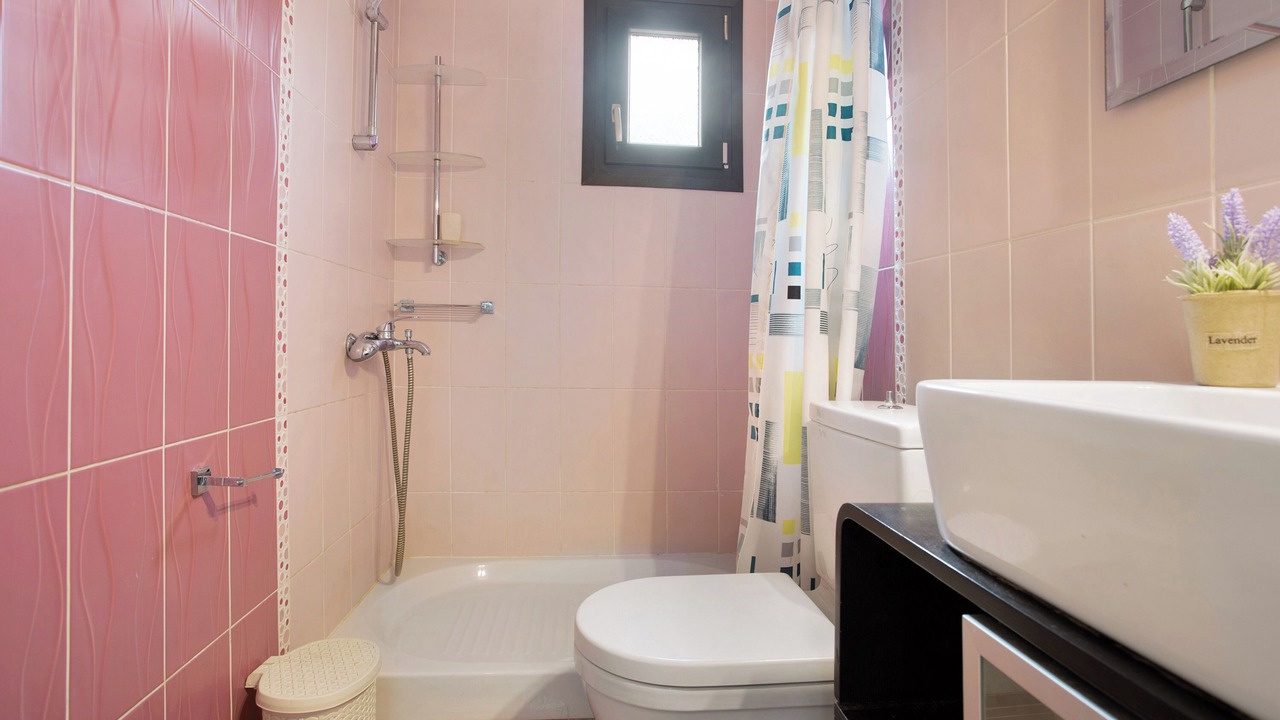 Photo of Bathroom in Alonia