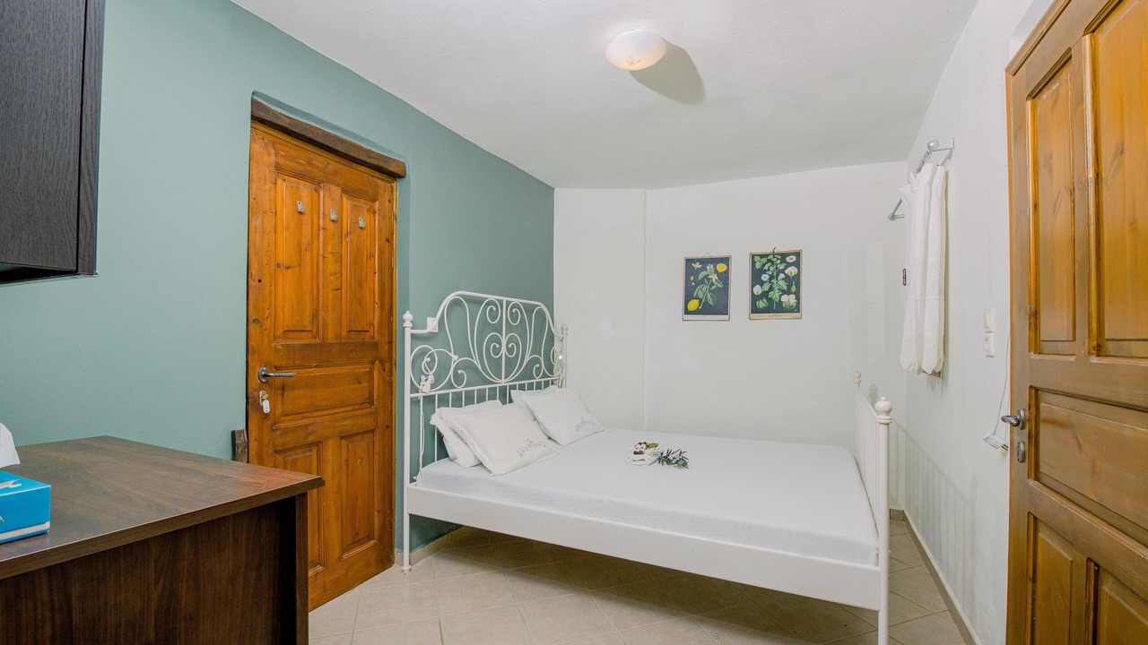 Photo of Bedroom in Latziana