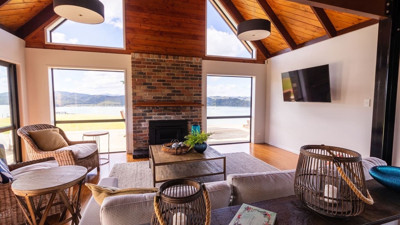 Photo of Livingroom in Russell