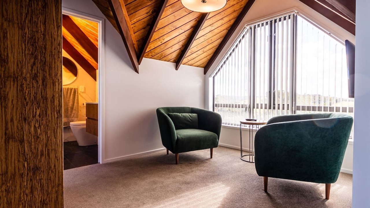 Photo of Livingroom in Russell