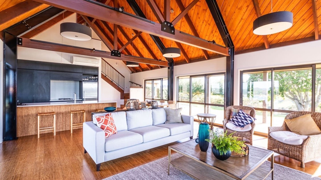 Photo of Livingroom in Russell