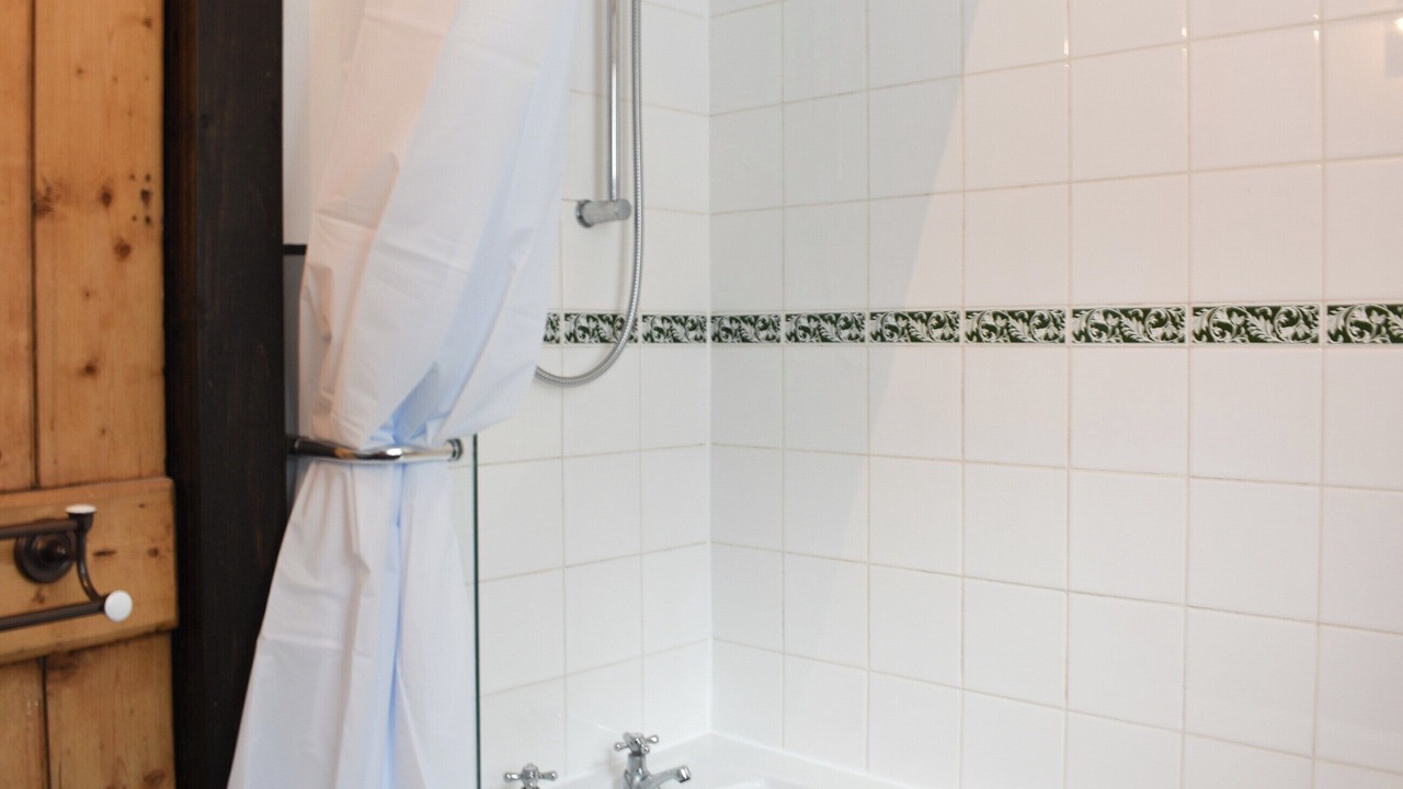 Photo of Bathroom in Elgin