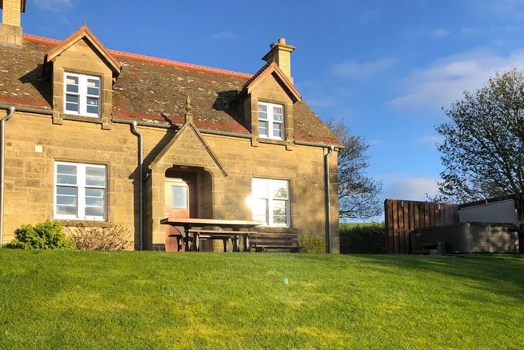 Photo of Outdoor in Duns