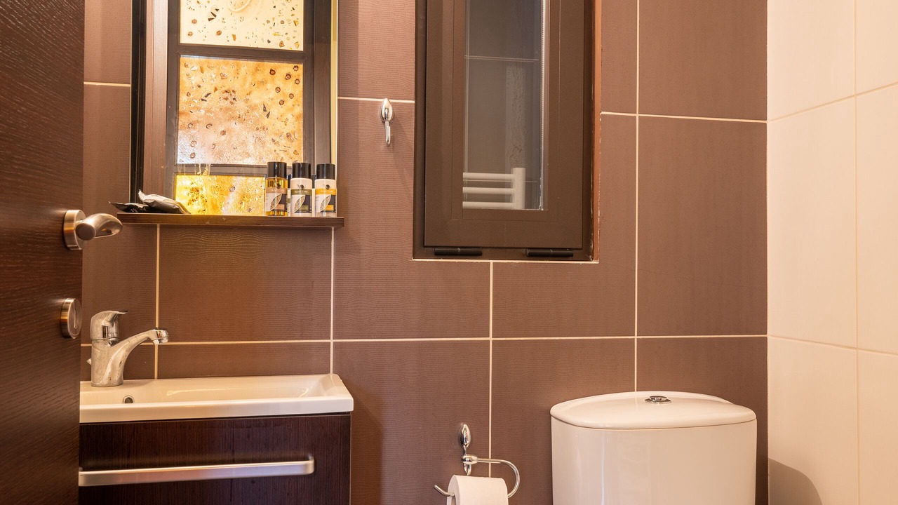 Photo of Bathroom in Ano Kera