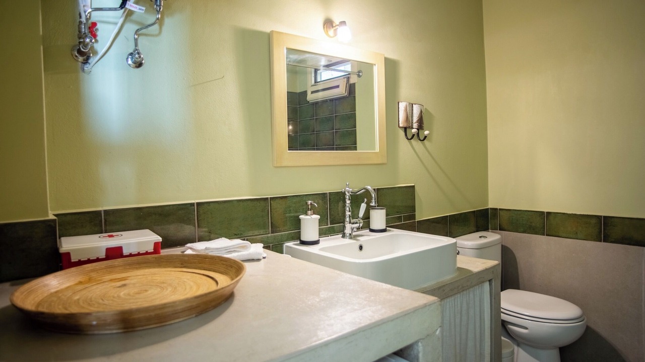 Photo of Bathroom in Leivathos