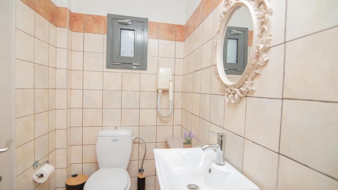 Photo of Bathroom in Matala