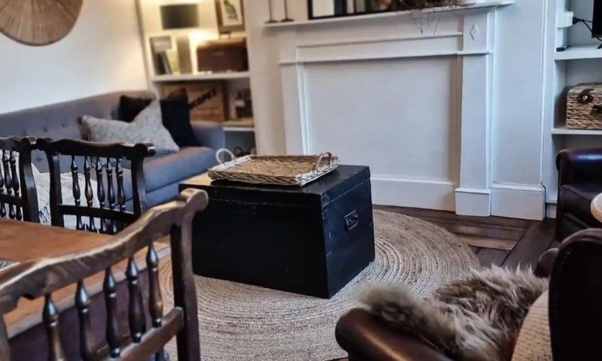 Photo of Livingroom in Sullivan's Cove