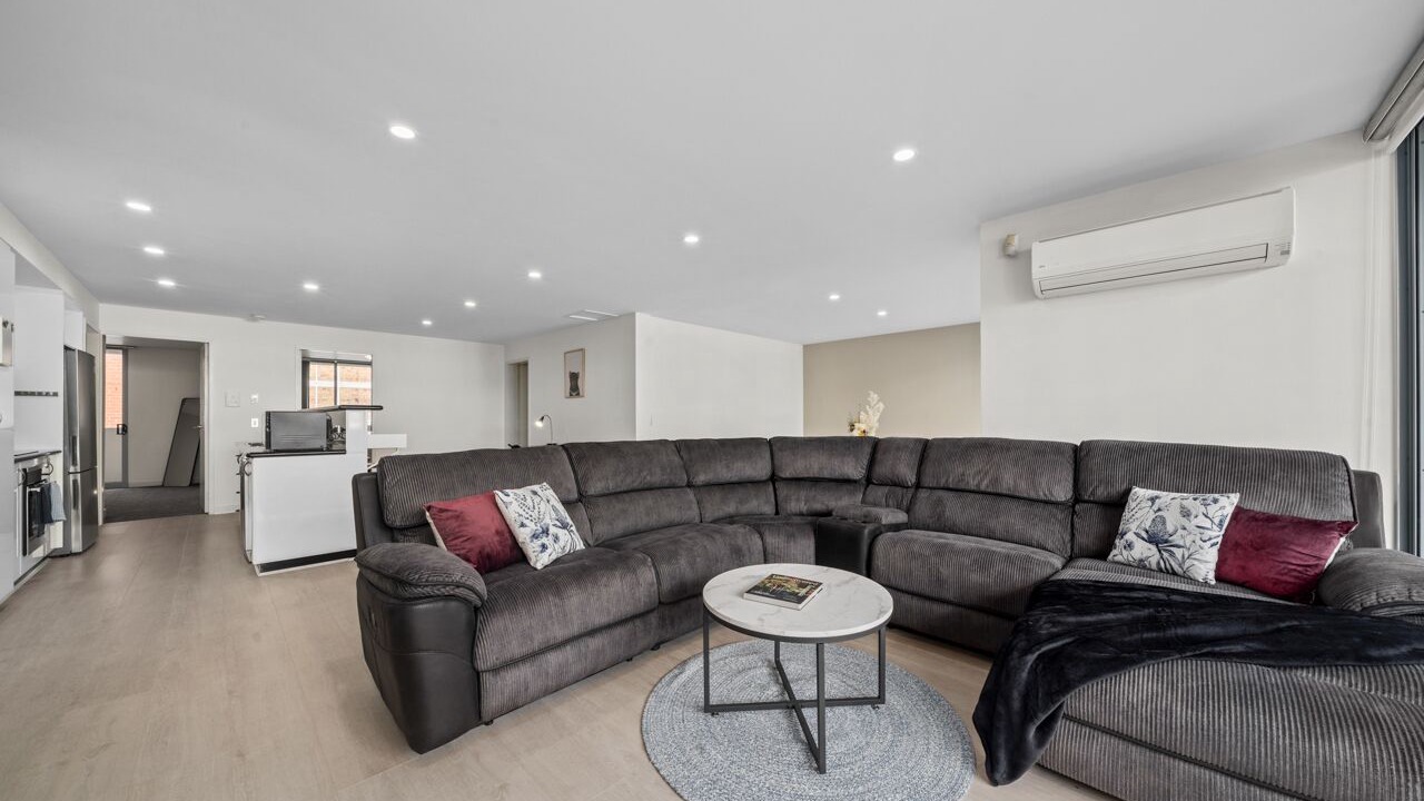 Photo of Livingroom in Sullivan's Cove