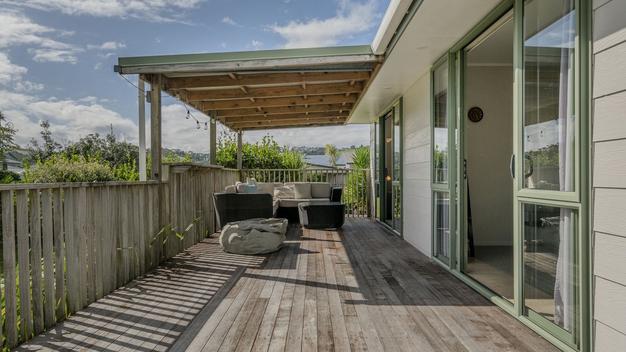 Photo of Patio Balcony in Cooks Beach