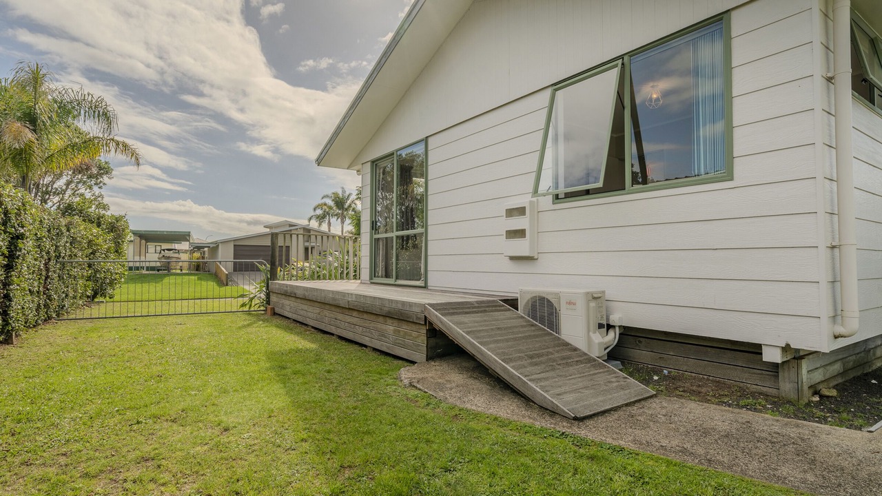 Photo of Patio Balcony in Cooks Beach