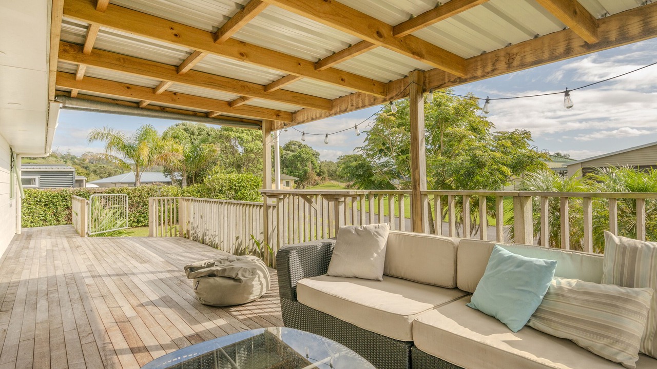 Photo of Patio Balcony in Cooks Beach