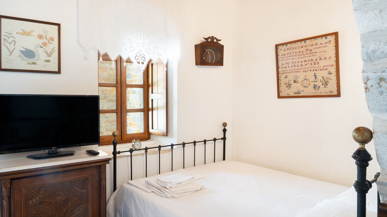 Photo of Bedroom in Filoti