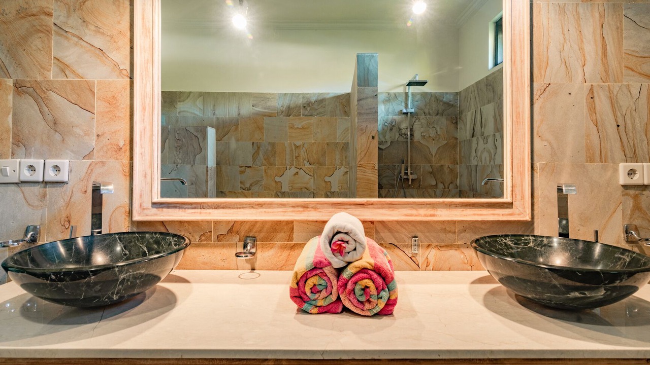 Photo of Bathroom in Bukti