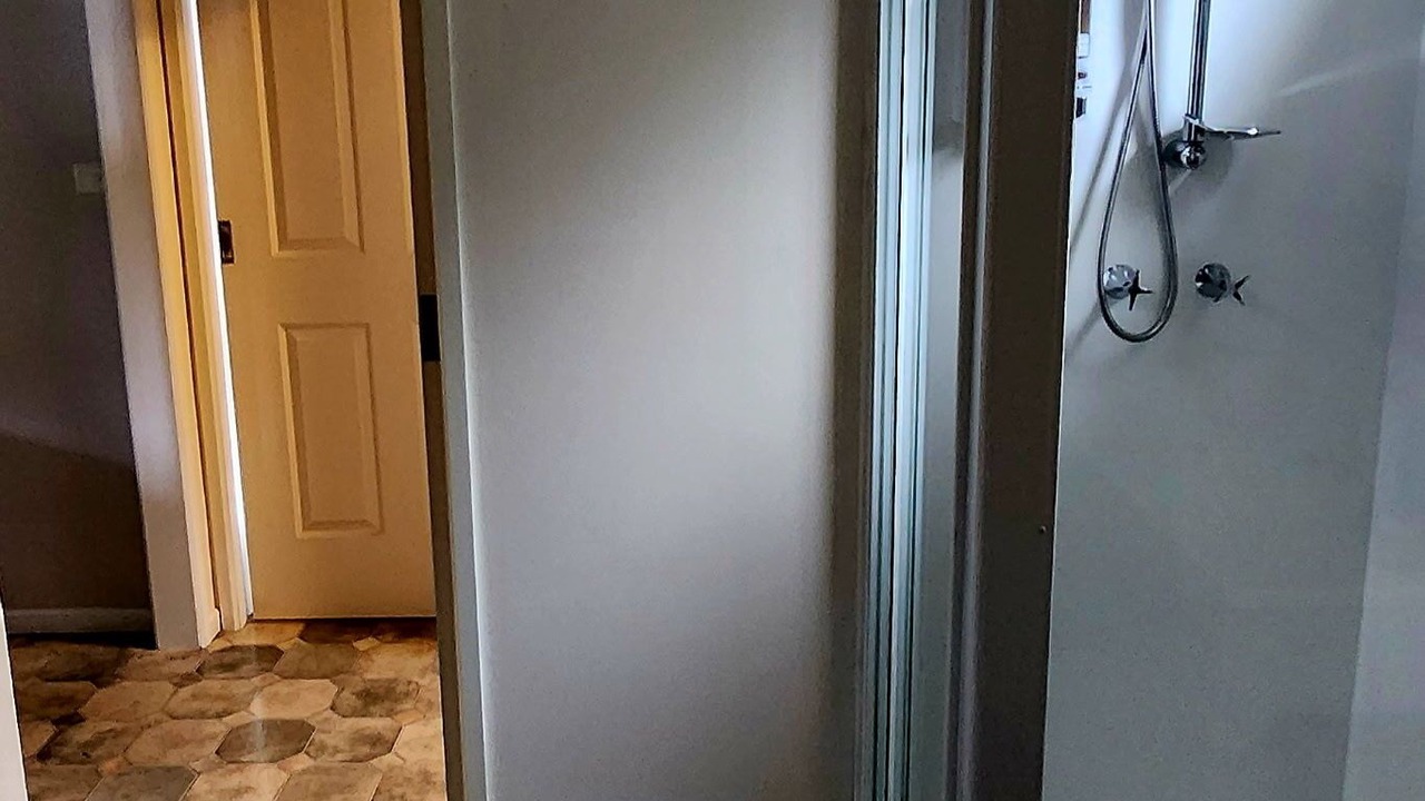 Photo of Bathroom in Lunawanna