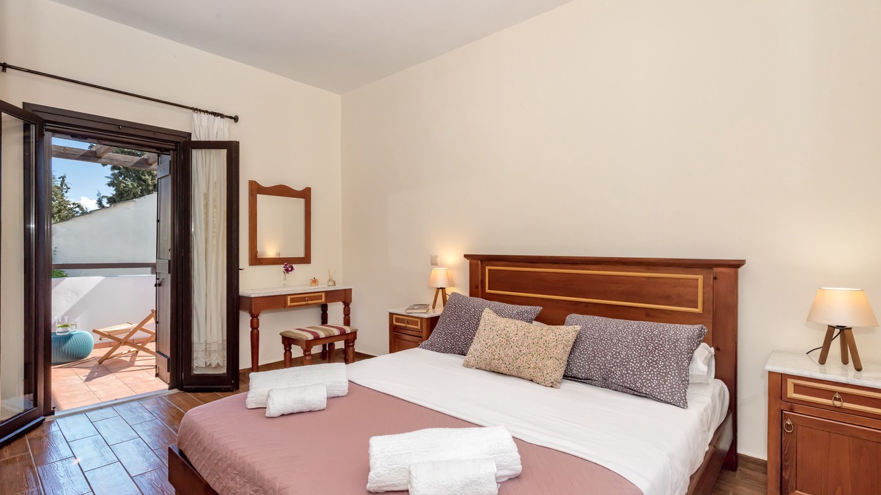 Photo of Bedroom in Douliana