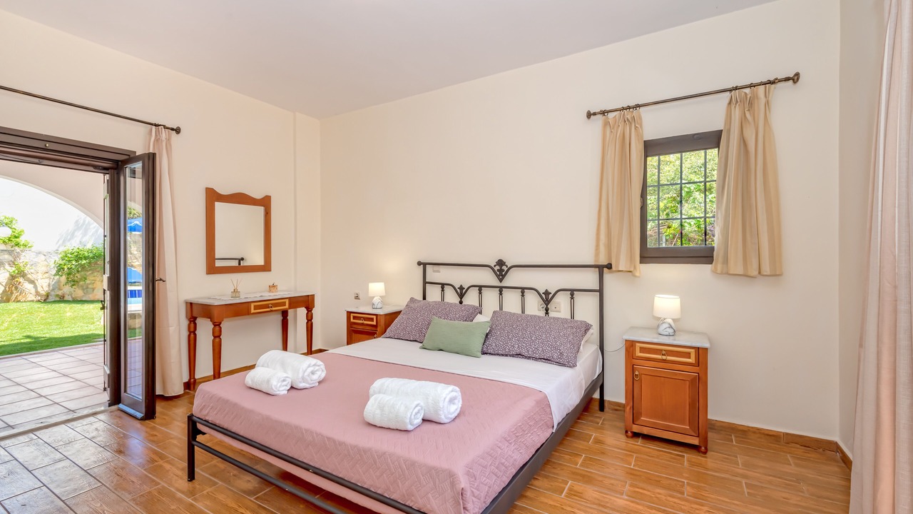 Photo of Bedroom in Douliana