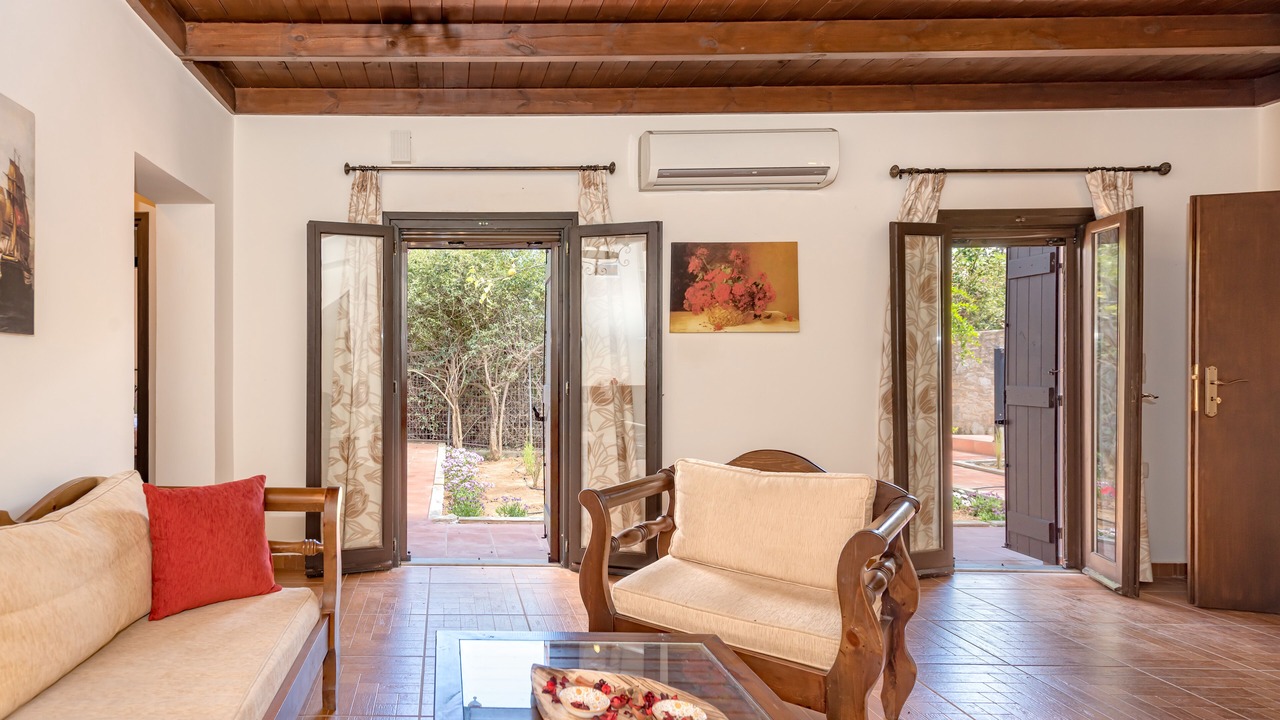 Photo of Livingroom in Douliana