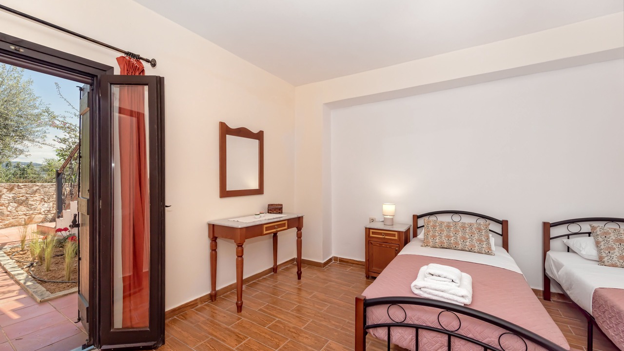 Photo of Bedroom in Douliana