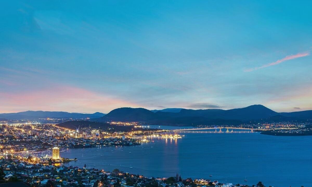 Photo of Others in Sandy Bay