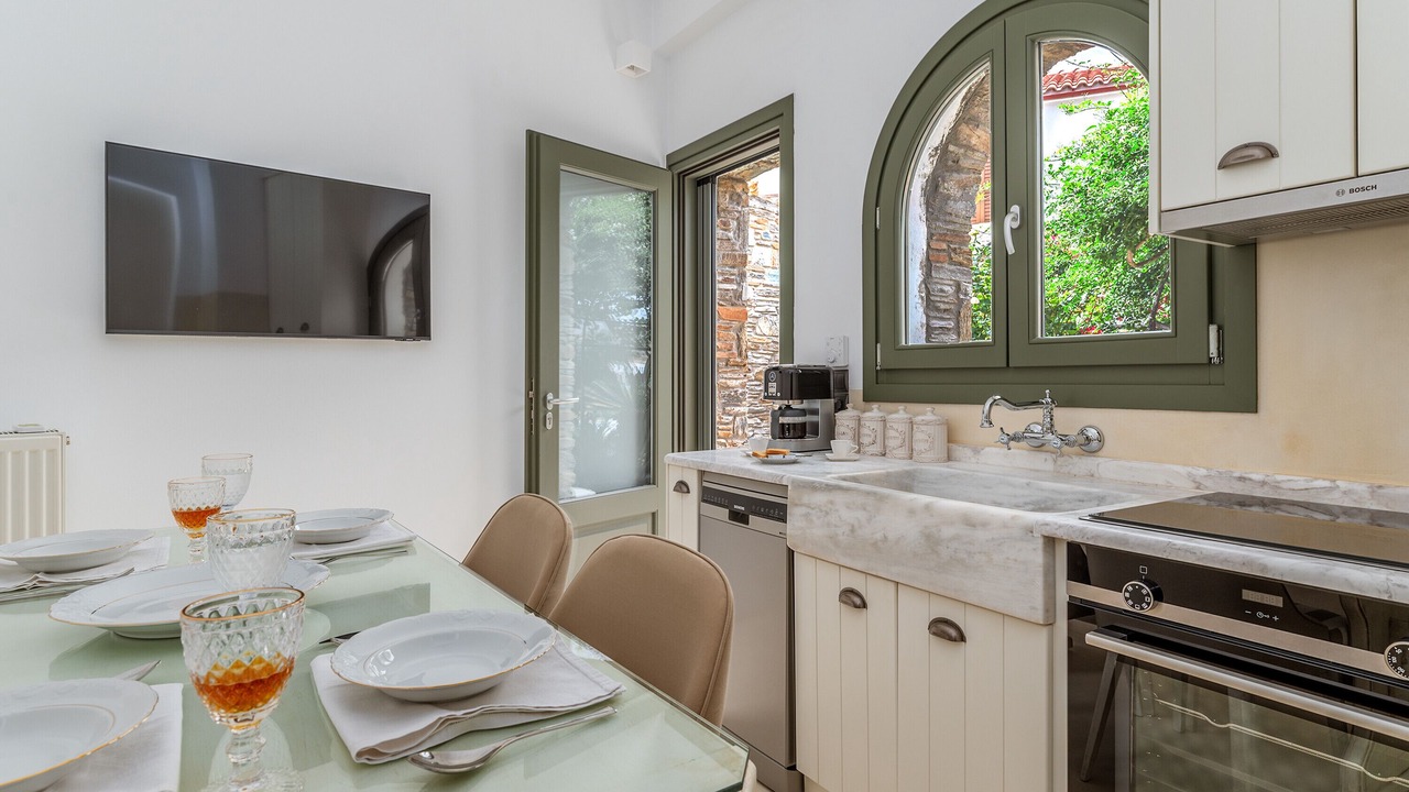 Photo of Kitchen in Megas Yialos-Nites