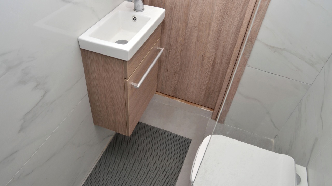 Photo of Bathroom in Alimos
