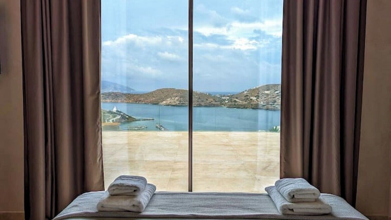 Photo of Bedroom in Ios