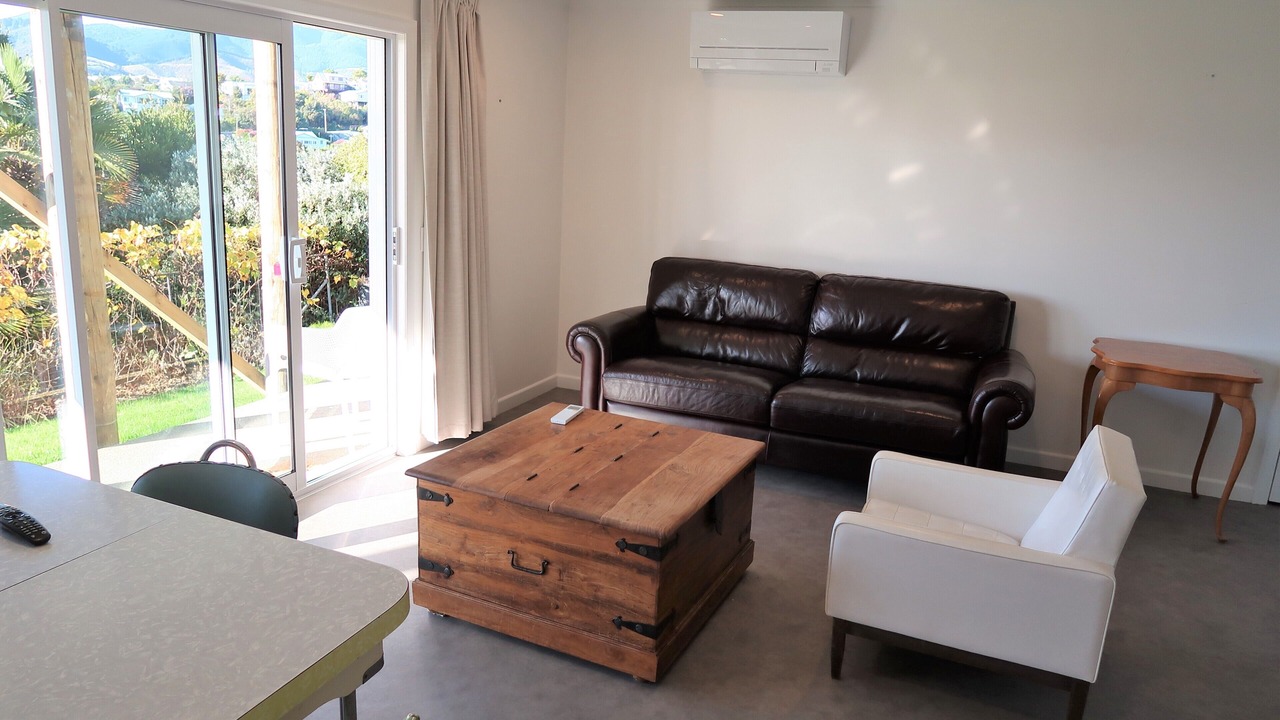 Photo of Livingroom in Stepneyville