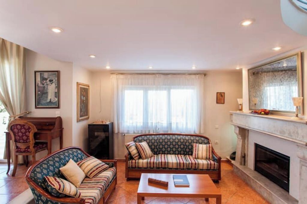 Photo of Livingroom in Skalani