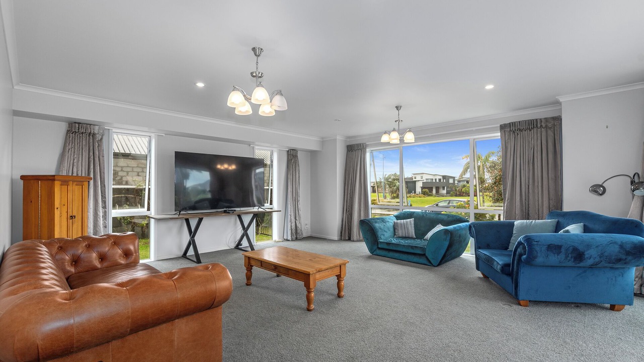 Photo of Livingroom in One Tree Point
